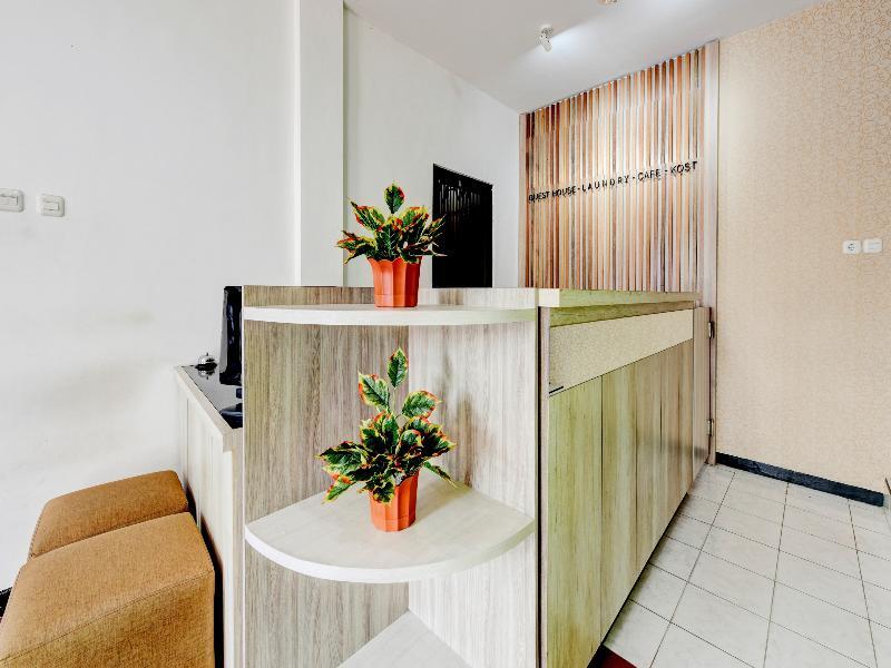 Пурвокерто: OYO 90497 Navaya Guest House