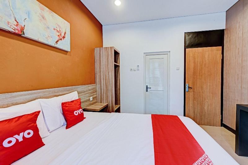Пурвокерто: OYO 90497 Navaya Guest House