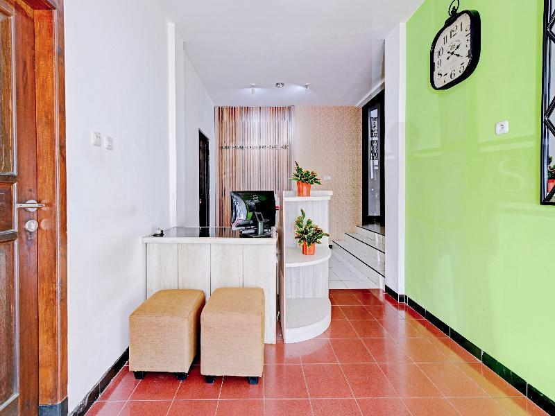 Пурвокерто: OYO 90497 Navaya Guest House