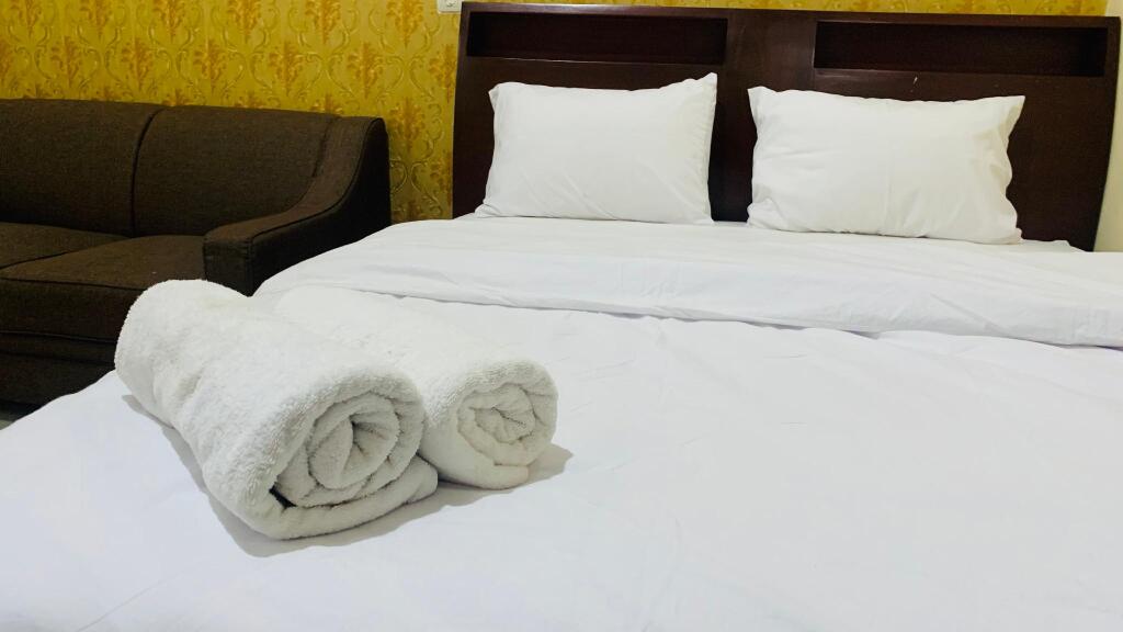 Суменеп: Asmi Hotel