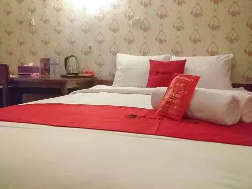 Нганджук: RedDoorz Plus @ Alun Alun Nganjuk