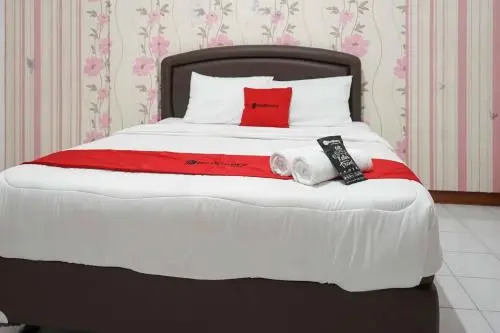 Нганджук: RedDoorz Plus @ Alun Alun Nganjuk