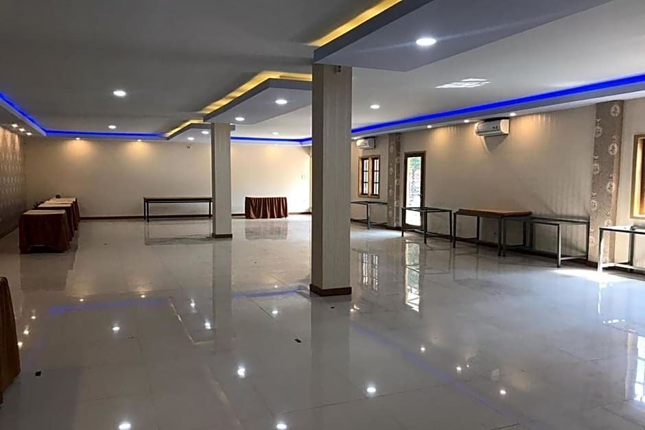 Маланг: Hotel BWalk Premier