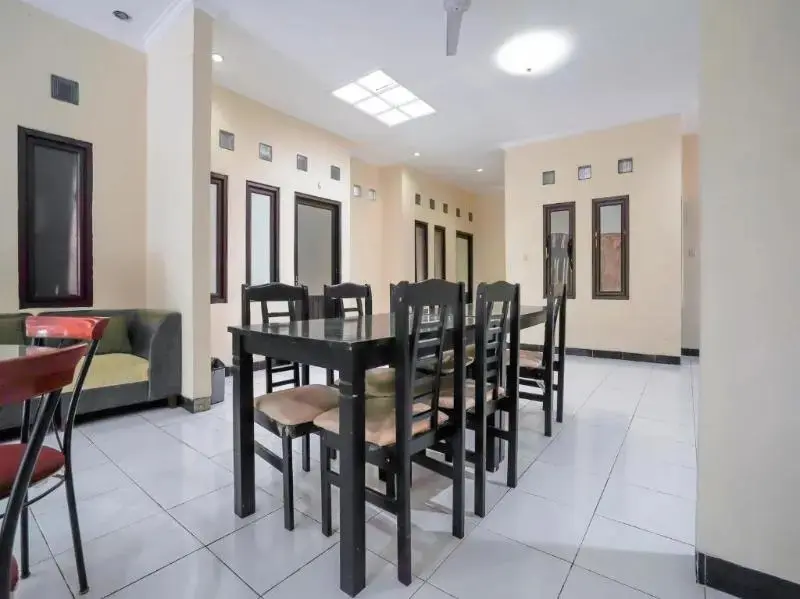Чиребон: Guest House Citra Pemuda Syariah by OYO Rooms