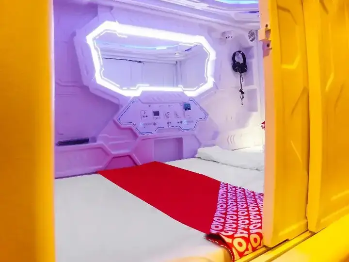 Джакарта: Fiducia Capsule Hotel by OYO Rooms