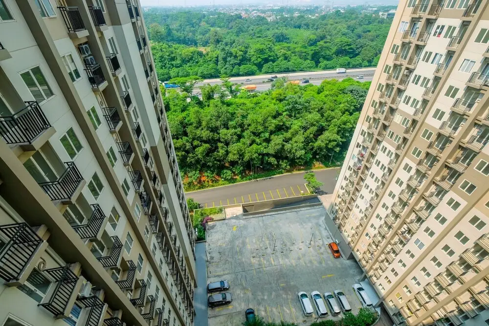 Сукарайя: Podomoro Golf View Apartment By Travelio