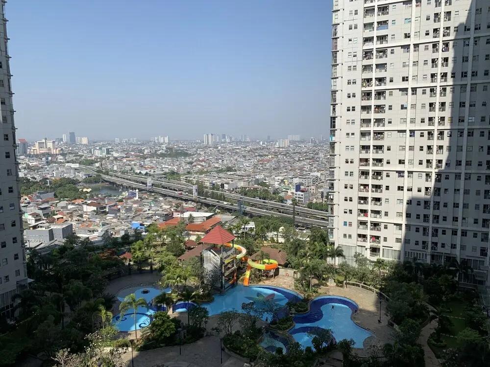 Джакарта: Seasons City Apartment