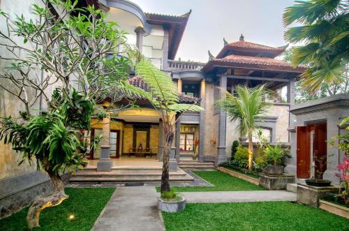 Тембок: Mesari House