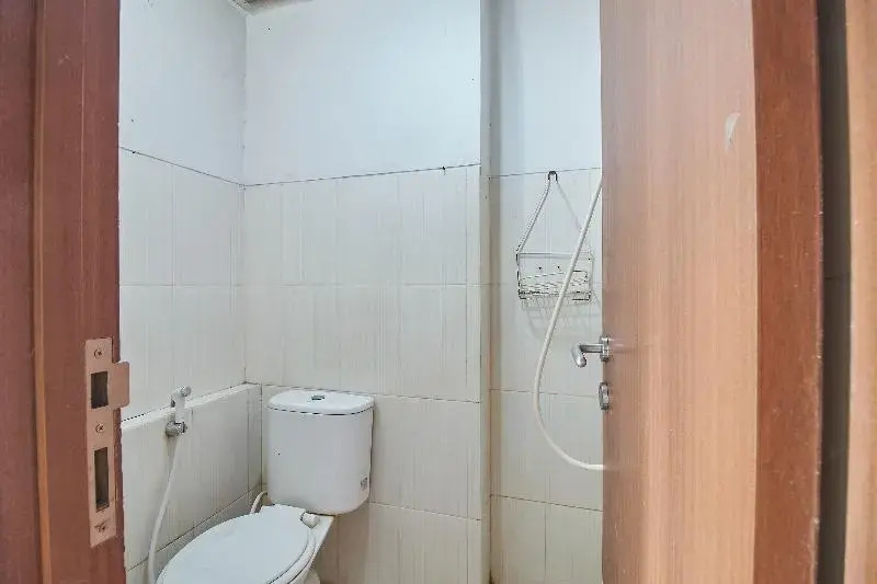 Южный Тангеранг: Green Lake View Ciputat by Celebrity Room