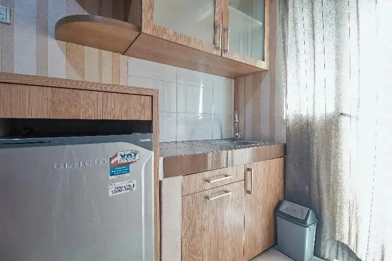 Южный Тангеранг: Green Lake View Ciputat by Celebrity Room