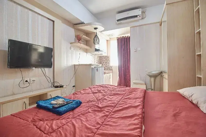 Южный Тангеранг: Green Lake View Ciputat by Celebrity Room