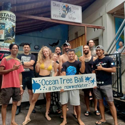 Бунутан: Black Sand Hostel