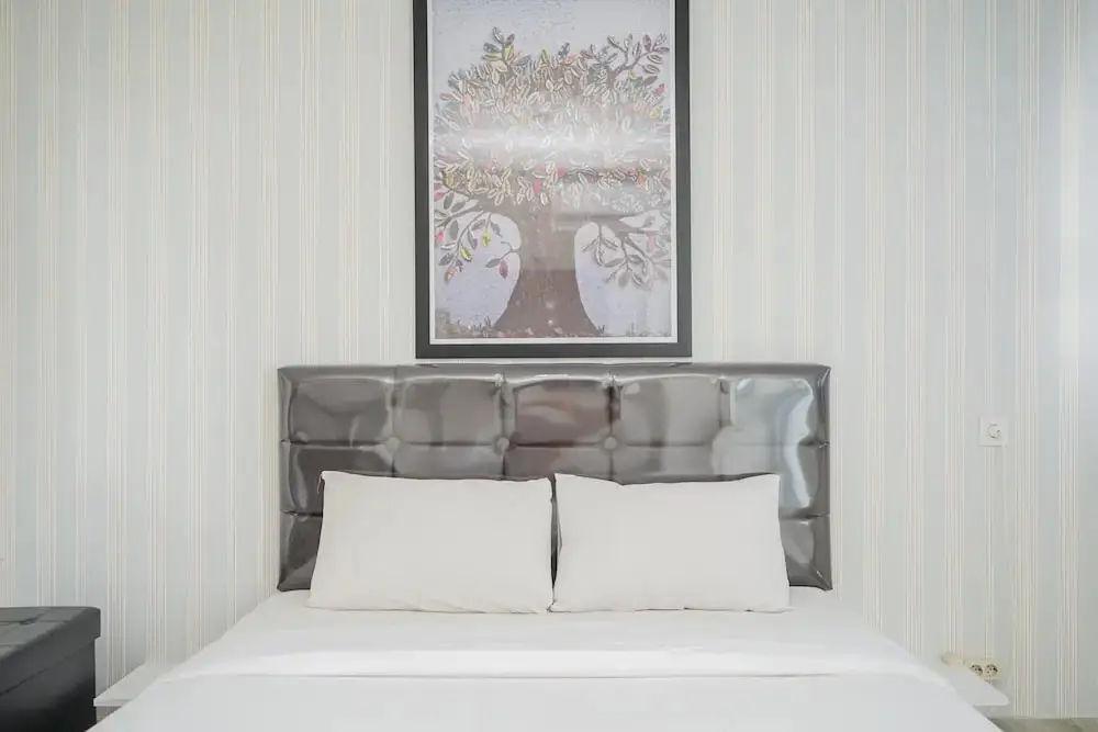Chic and Spacious Studio at Bintaro Icon Apartment — фото 1