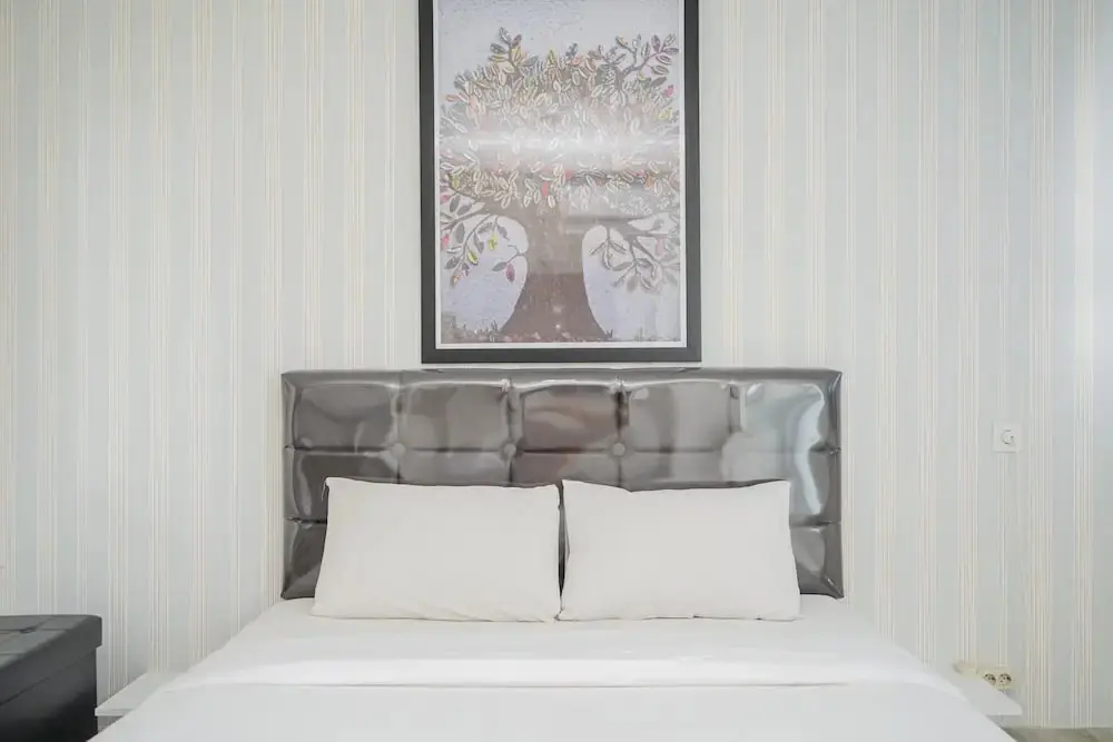 Южный Тангеранг: Chic and Spacious Studio at Bintaro Icon Apartment