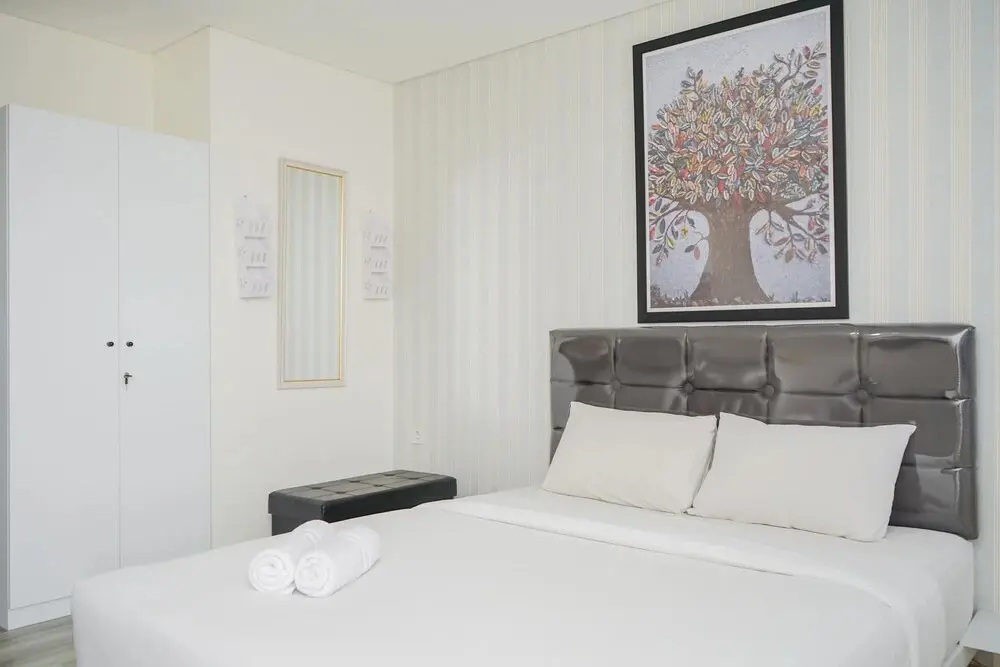 Южный Тангеранг: Chic and Spacious Studio at Bintaro Icon Apartment