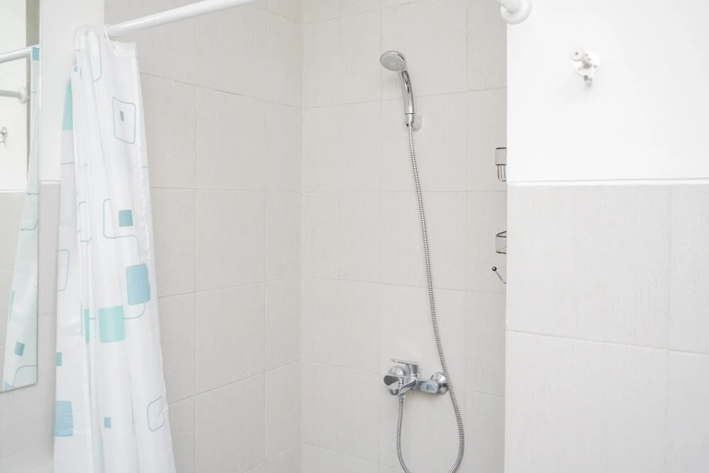 Южный Тангеранг: Chic and Spacious Studio at Bintaro Icon Apartment