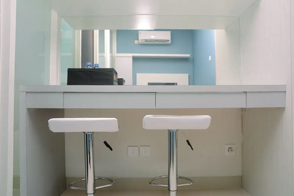 Депок: Cozy Living and Modern 1BR Apartment at Atlanta Residences