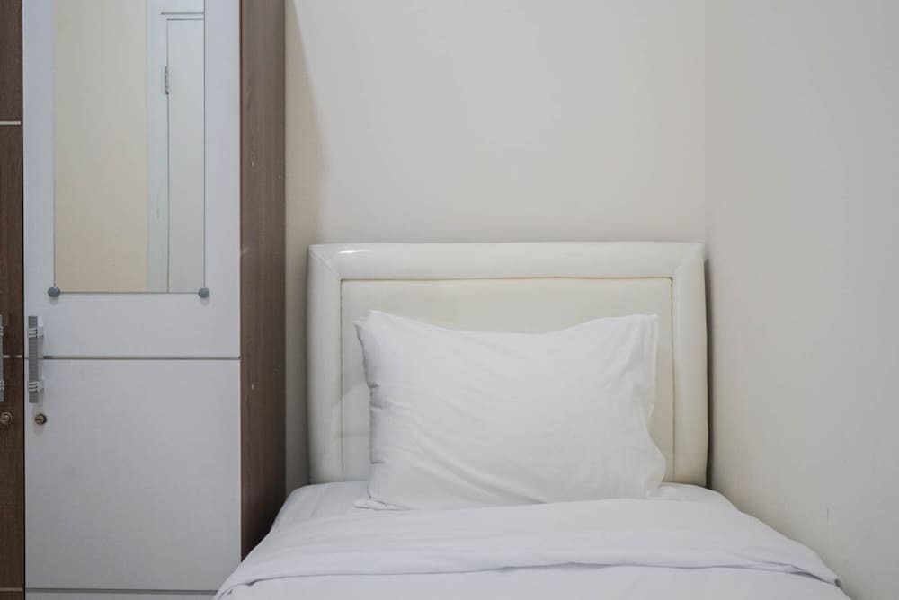 Джакарта: Comfortable 2BR Apartment at Green Pramuka near Mall