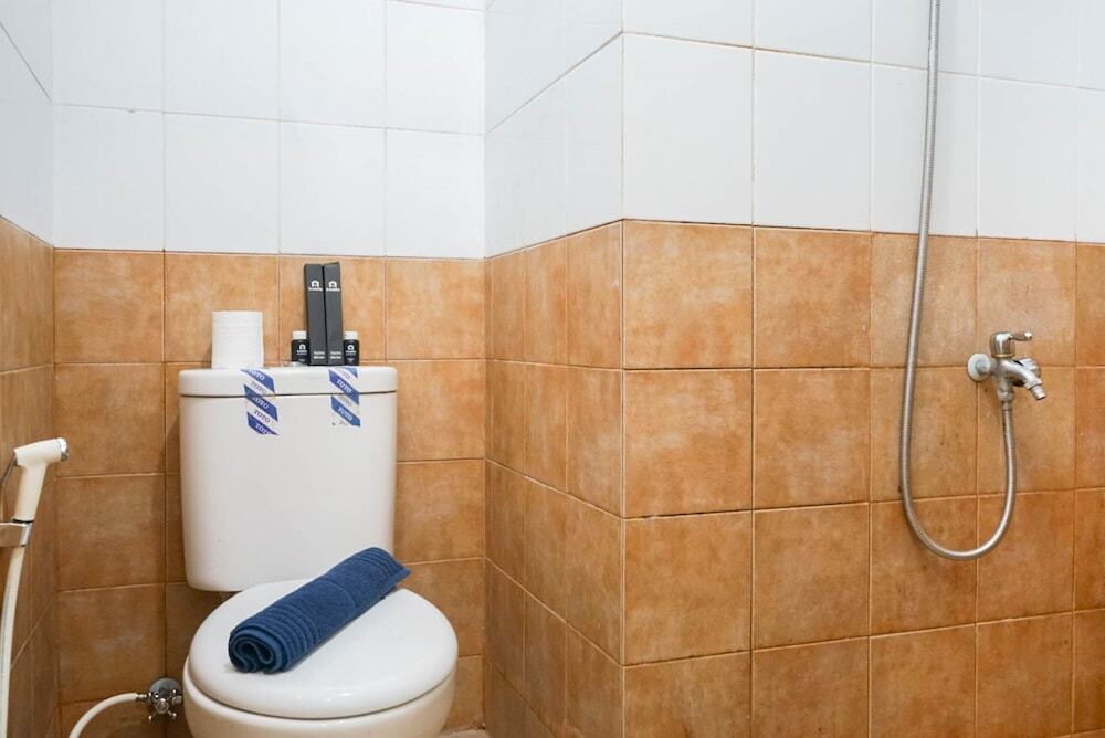 Джакарта: Comfortable 2BR Apartment at Green Pramuka near Mall