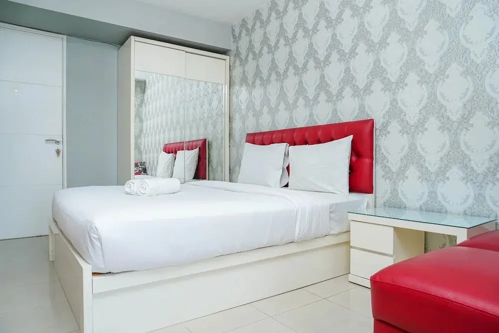 Джакарта: Best Studio Room @ Bassura City Apartment By Travelio