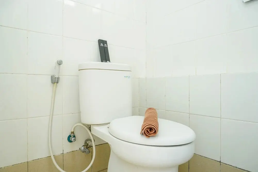Джакарта: Best Studio Room @ Bassura City Apartment By Travelio