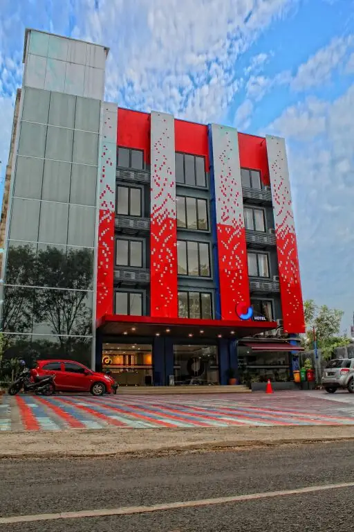 Чиребон: C Hotel Cirebon