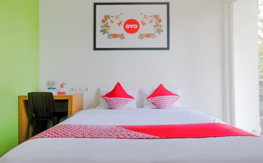Бату: Demilo Inn