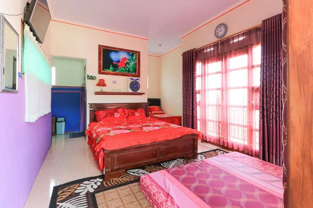 Бату: Homestay Pelangi Batu