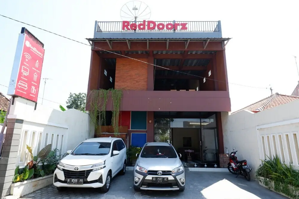 RedDoorz Syariah near Stasiun Pekalongan — фото 1