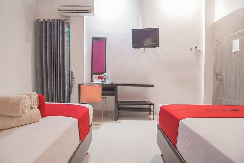 Семаранг: RedDoorz Plus near Undip Pleburan