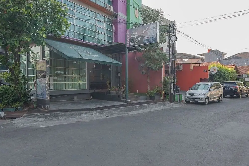 Семаранг: RedDoorz Plus near Undip Pleburan