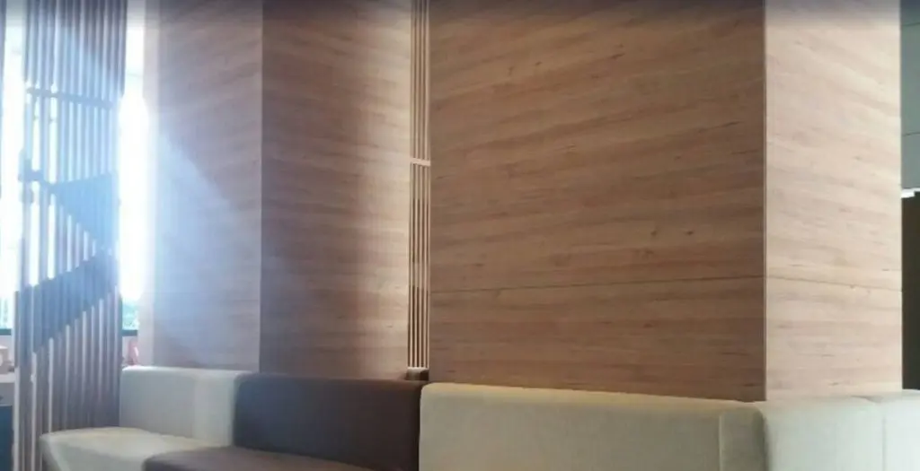 Караванг: Tamansari Mahogany Apartment
