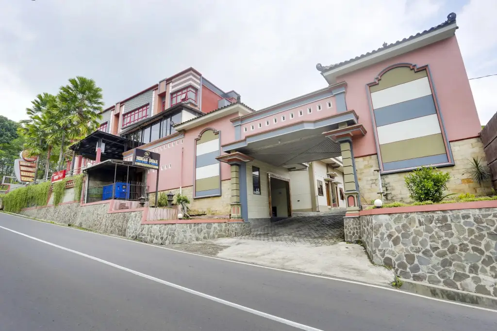 Hotel Bergas Indah by OYO Rooms — фото 1