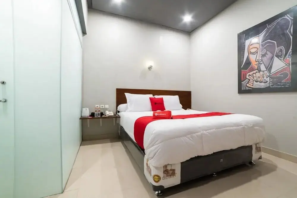 Медан: RedDoorz Plus @ Jalan Adam Malik Medan
