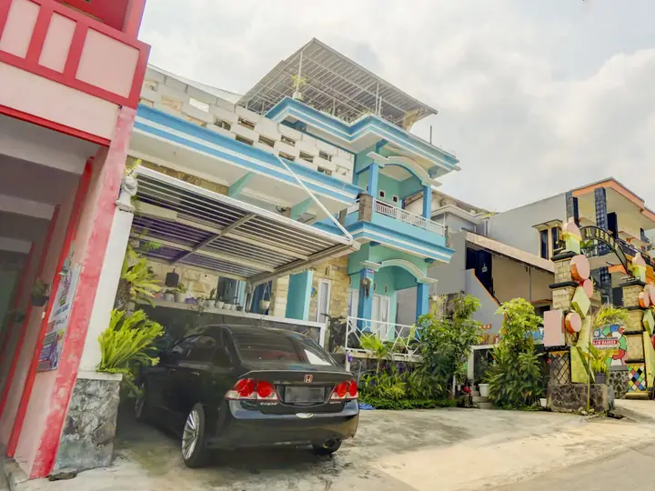 Бату: Guest House Biru by OYO