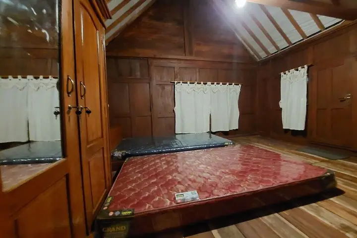Батуретно: Mbok Niem Cafe and Cottage