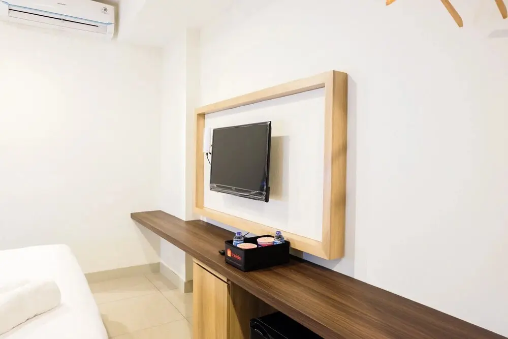 Бекаси: Modern Elegant Studio Grand Kamala Lagoon Apartment