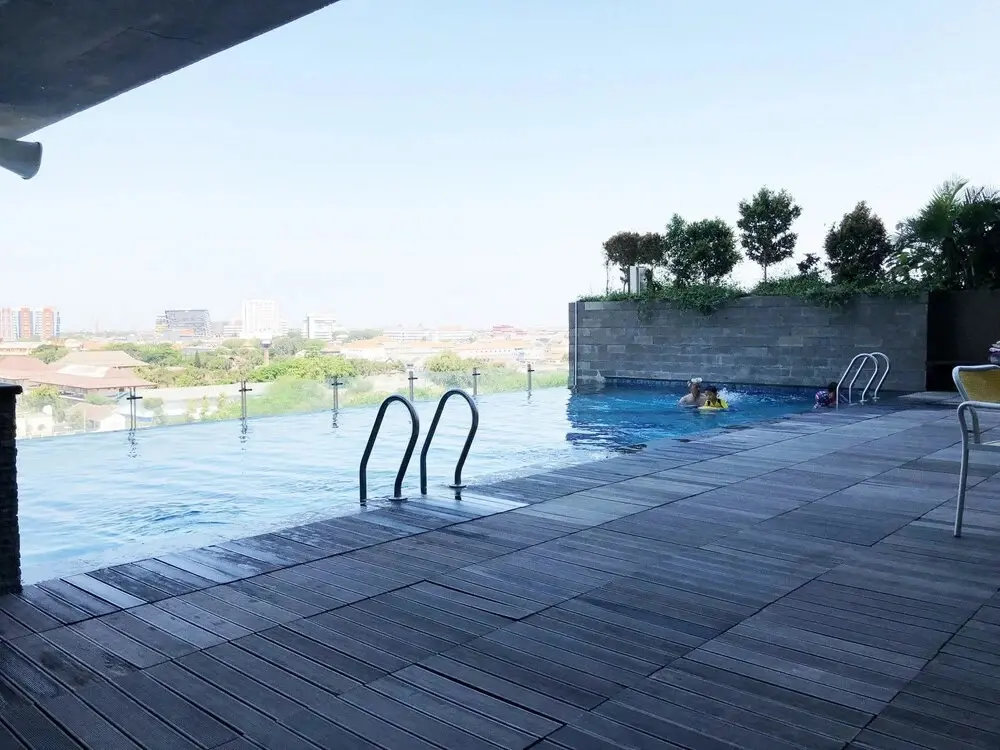 Сурабая: Compact Studio Room at Tamansari Papilio Apartment