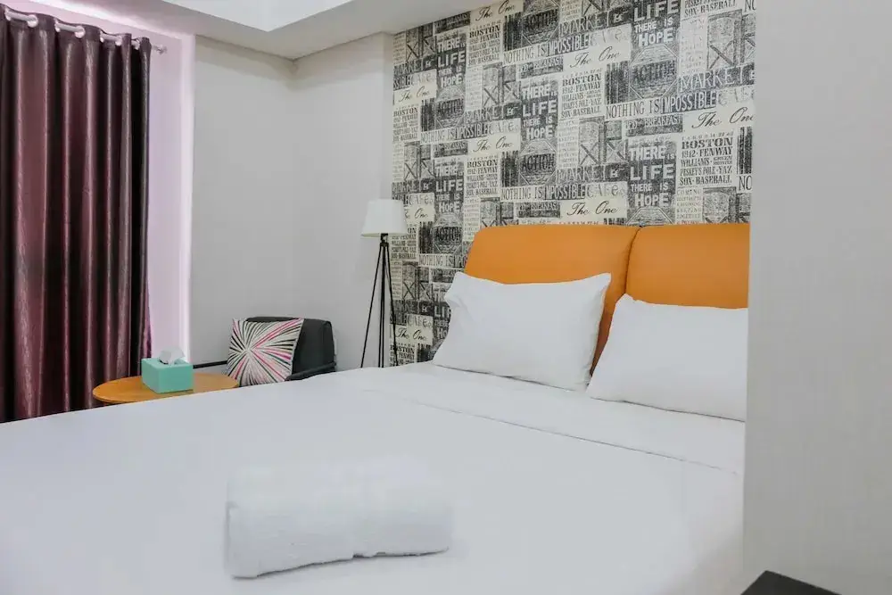 Legok: Contemporary Studio Room at Casa De Parco Apartment