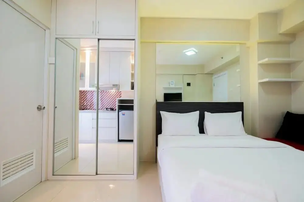 Джакарта: Nice Studio at Green Pramuka Apartment