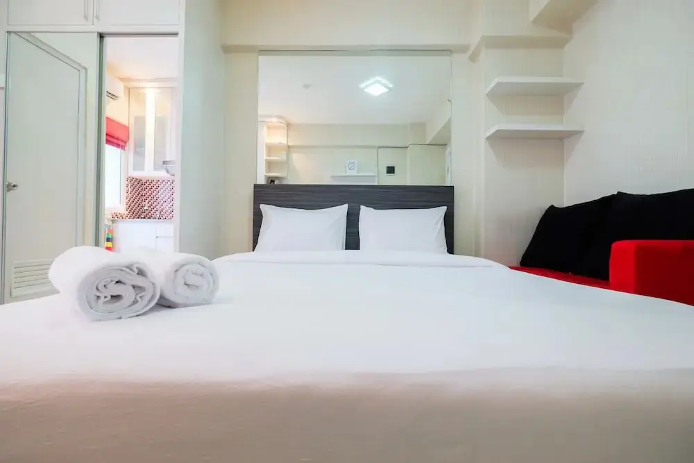 Джакарта: Nice Studio at Green Pramuka Apartment