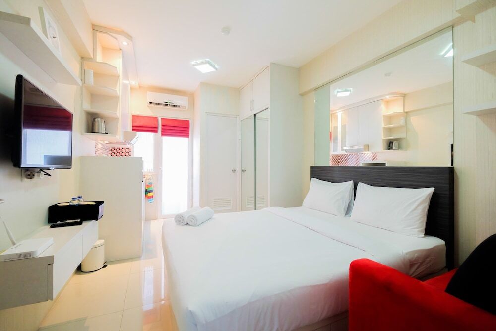 Джакарта: Nice Studio at Green Pramuka Apartment
