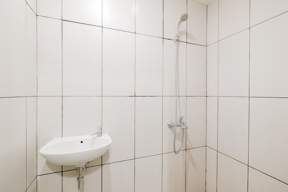 Бекаси: Fabulous Studio Grand Kamala Lagoon Apartment