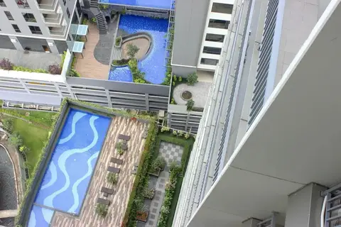 Modern Studio Apartment at Galeri Ciumbuleuit 3 — фото 1