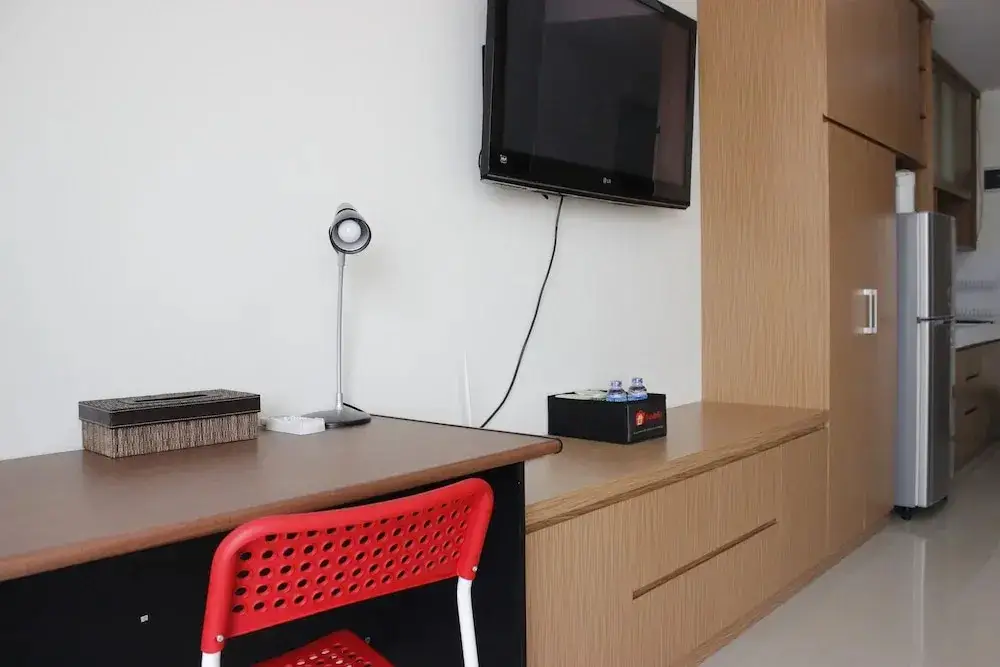 Бандунг: Comfortable Studio at Beverly Dago Apartment near ITB