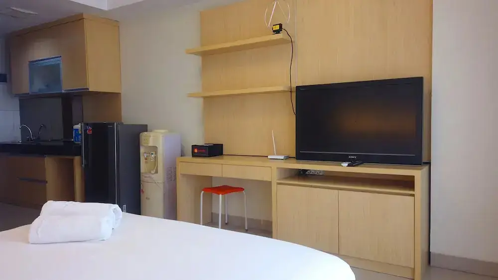 Бандунг: Strategic Studio Apartment at Beverly Dago with Mountain View