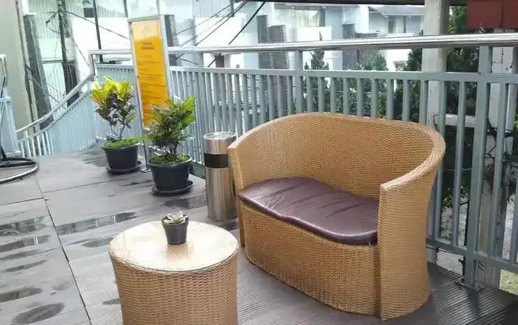 Бандунг: Strategic Studio Apartment at Beverly Dago with Mountain View