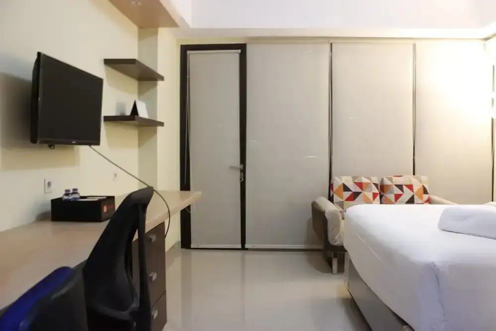 Бандунг: Brand New Studio Beverly Dago Apartment near ITB