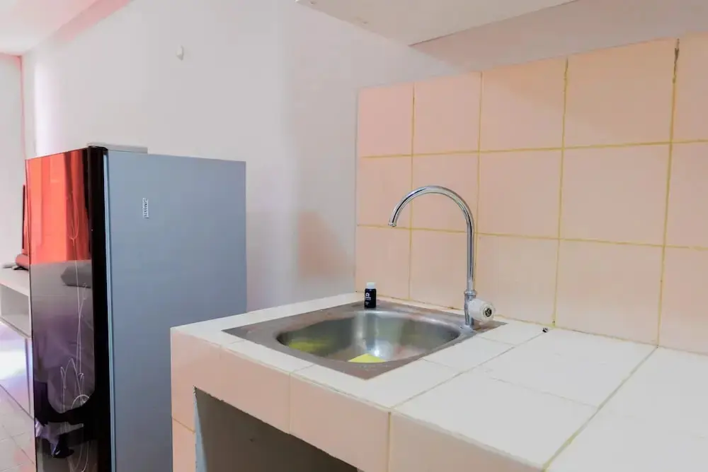 Южный Тангеранг: Simple Studio Apartment at Serpong Greenview