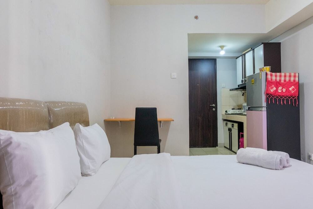 Южный Тангеранг: Comfortable Studio Apartment at Serpong Greenview